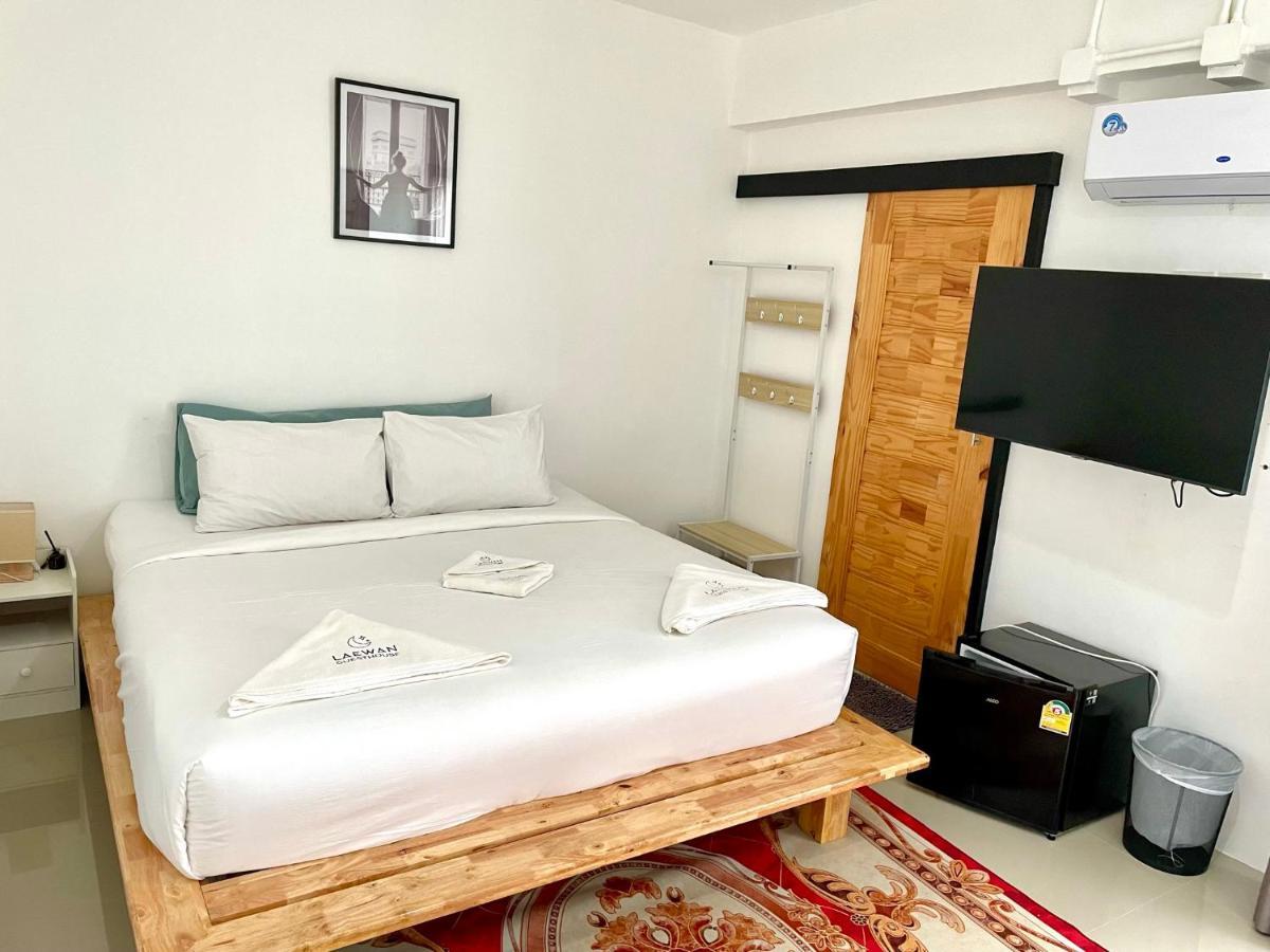 Laewan Guesthouse Baan Tai Zewnętrze zdjęcie