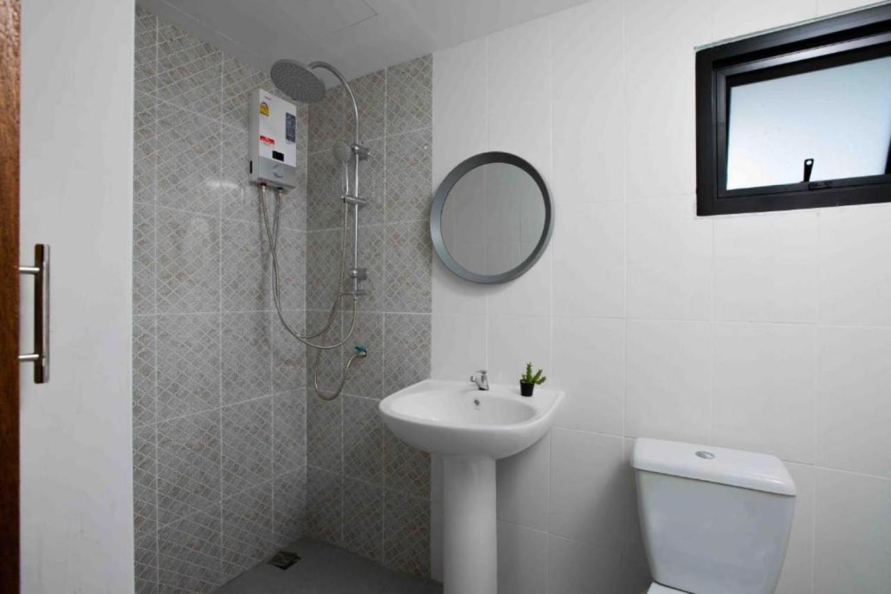 Laewan Guesthouse Baan Tai Zewnętrze zdjęcie